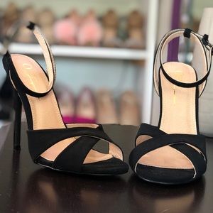 MissLola (Lola shoetique) Pumps